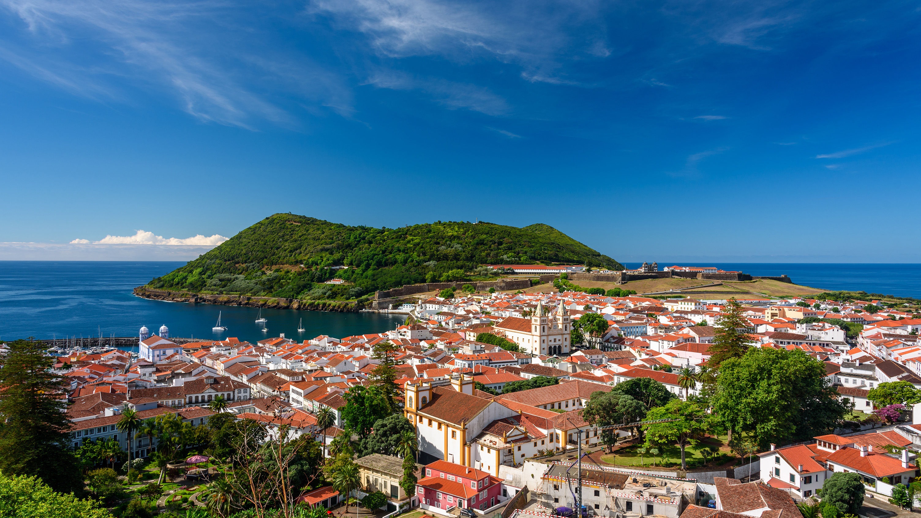 Oceano dos Açores com barcos